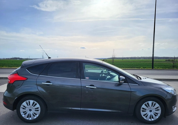 Ford Focus cena 28500 przebieg: 217700, rok produkcji 2017 z Zabrze małe 92